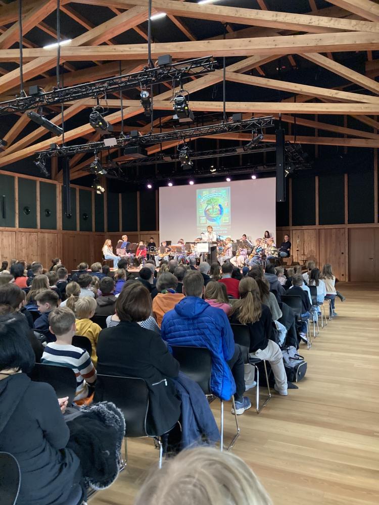 02-Eroffnung-in-der-Aula